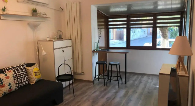 Cozy Place 5a-Self Check in & out-HBO MAX, Забронировать Отель Отели Арджеш с парковкой, Парковка