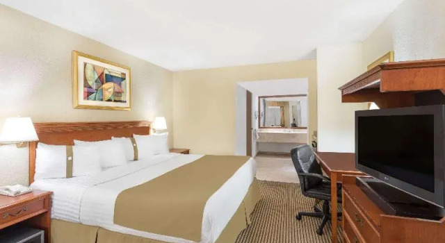 Двухместный номер Standard с балконом Wyndham Garden Obregon