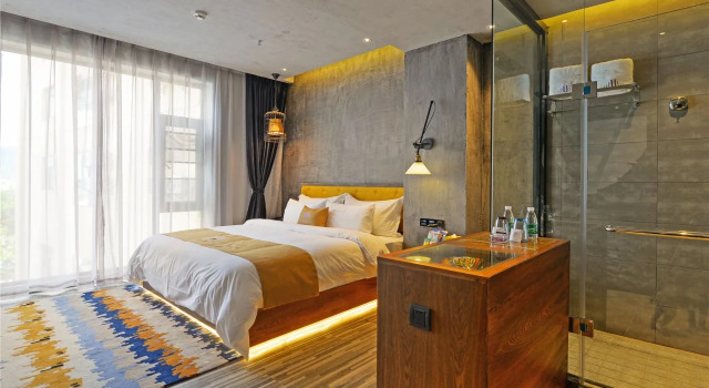 Lijiang Yueyou International Hotel (Lijiang Old Town Branch, Забронировать Отель Лицзян Юньнань, рядом с Улица Сквер-стрит Древнего города Даянь