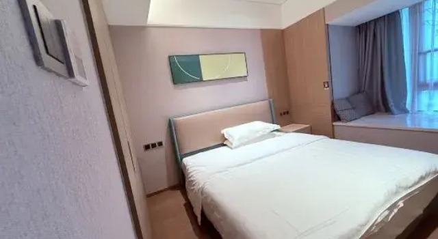 Люкс c 1 комнатой с балконом Home Livable International Apartment (Shenzhen International Exhibition Center Store)