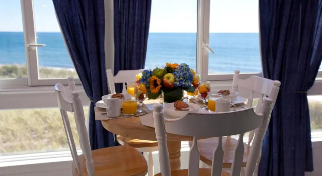 Люкс с 2 комнатами Edgewater Beach Resort