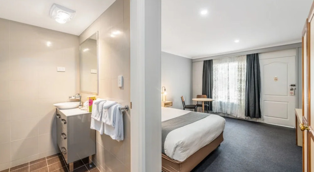Одноместный номер Standard с балконом River Motel