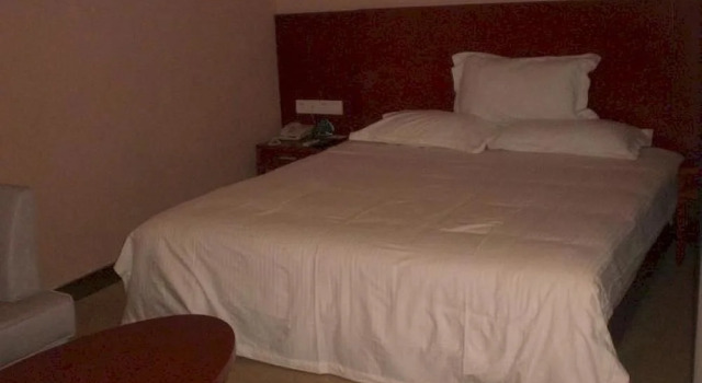 Greentree Inn Xi'an Mingdemen Express Hotel, Prenota Hotel Hotel a Shaanxi con parcheggio, Parcheggio
