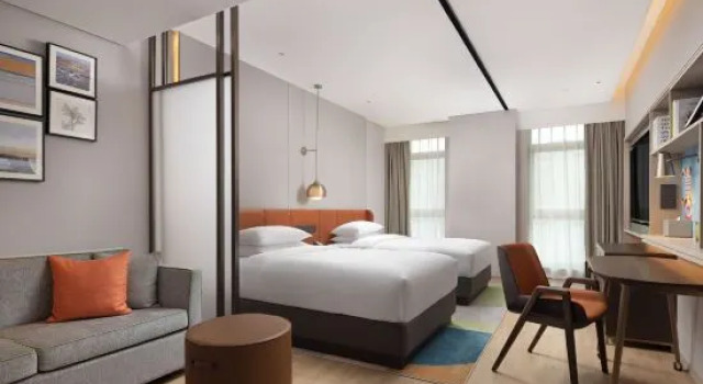 Четырёхместный люкс Deluxe Home2 Suite by Hilton Binzhou Boxing