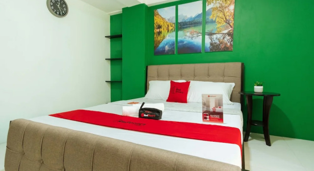 RedDoorz Near C5 Kalayaan Avenue Makati, Забронировать Отель Тагиг 