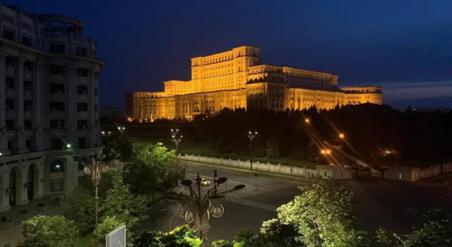 New Luxury Flat in front of the Parliament at Unirii