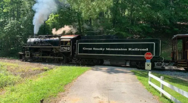 Buckner’s Getaway! Close to town, lake and river, Забронировать Отель Отели Great Smoky Mountains National Park с парковкой, Парковка