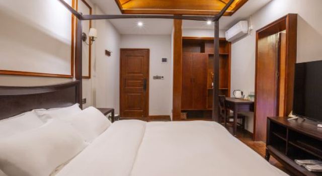 Двухместный люкс с 2 комнатами Floral Hotel Tengchong Yishuli Hotspring