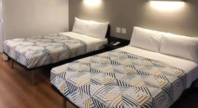 Четырёхместный номер Standard Motel 6 Paris, TX