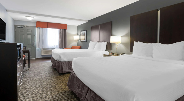 Четырёхместный номер Standard Best Western University Inn at Valparaiso