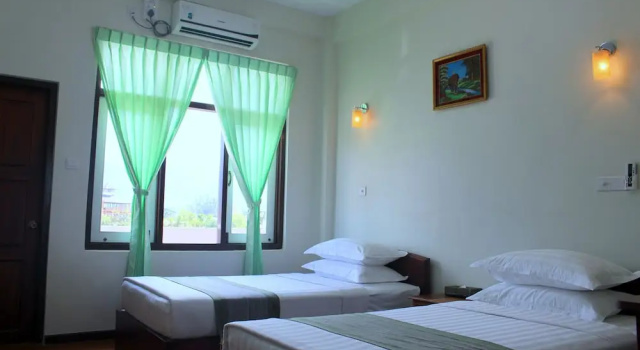 Двухместный номер Superior с балконом Golden Dream Hotel