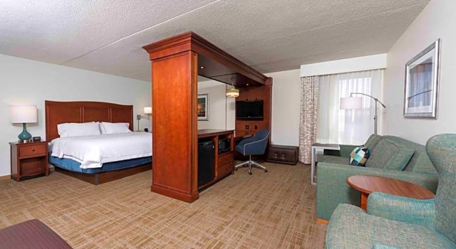 Люкс c 1 комнатой Hampton Inn Grand Rapids/North