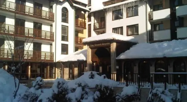 Кровать в общем номере Grand Royale Apartment Complex & Spa