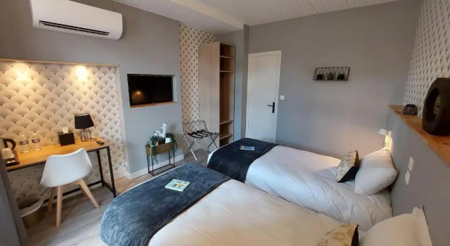 Двухместный номер Standard Logis Loire Hotel - Les Cocottes Restaurant