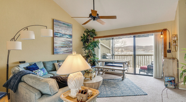 180 Main Channel View! Poolside Apt in Osage Beach