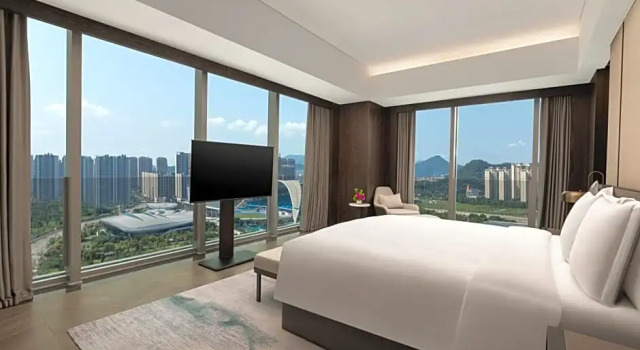 Двухместный номер Standard c 1 комнатой с видом на озеро Crowne Plaza Jiangmen Binjiang by IHG