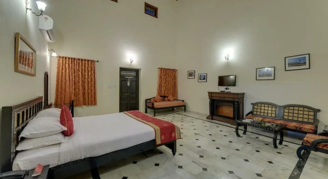Champaner Heritage Resort, Rezervovat Lázně / Resort Rawālia Gujarat