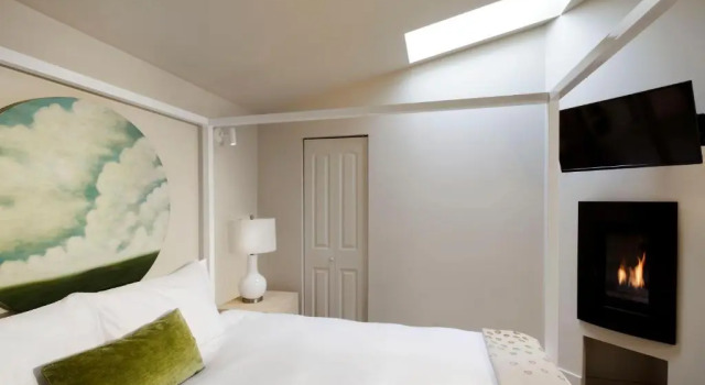 Студия Deluxe Rockhouse Suites