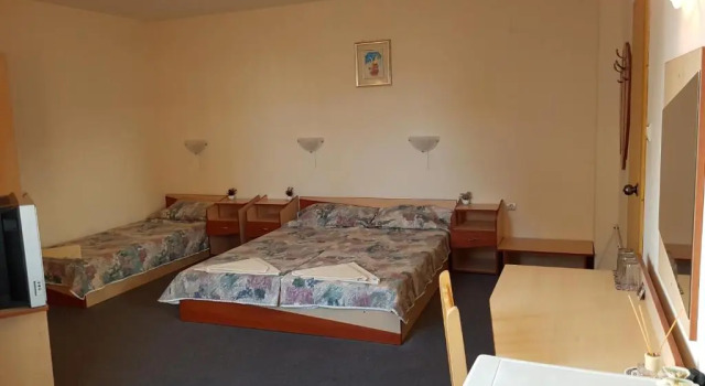 Трёхместный номер Classic с балконом и с красивым видом из окна Krasi Hotel