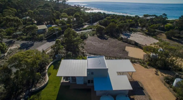 Коттедж Baileys Beach House