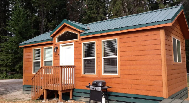 Коттедж с 2 комнатами с балконом Leavenworth RV Campground
