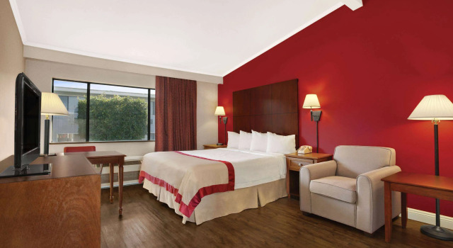 Ramada by Wyndham Torrance, Забронировать Мини-отель Мини-отели Торранс, Мини-отель