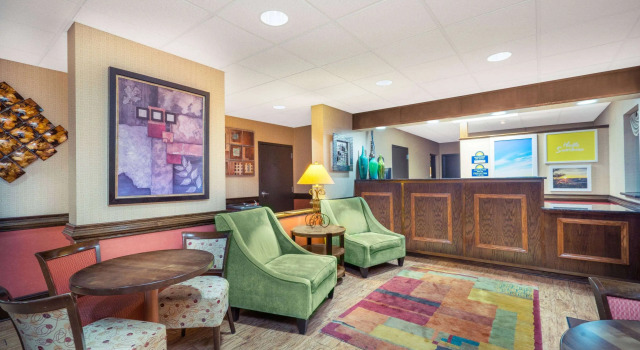 Days Inn by Wyndham Asheville Downtown North