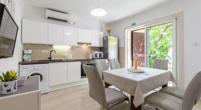 Holiday Home Tamjan, Забронировать Отель Супетар Брач