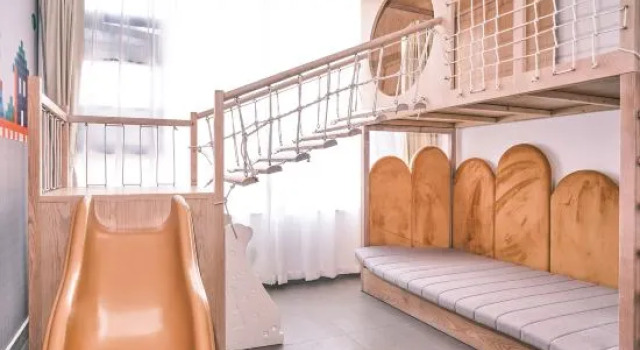 Люкс с 2 комнатами Dali cute elephant Parent-child Hotel