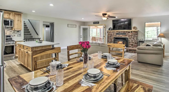 Коттедж Game Room & Wooded Views: Pinetop Cabin!