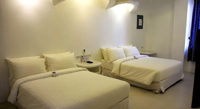 Vitalis Villas, Prenota Hotel Santiago Filippine