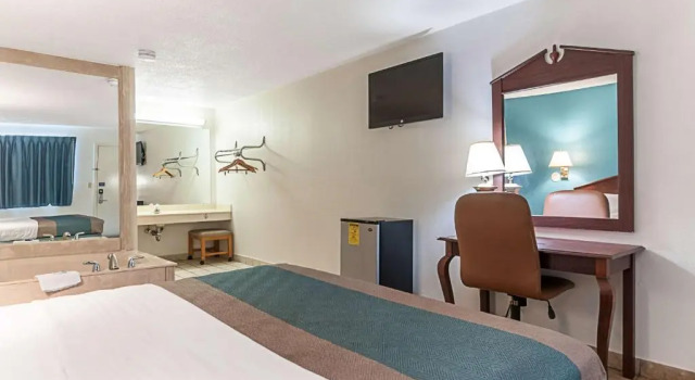 Люкс Motel 6-Southgate, MI - Detroit