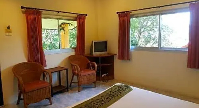 Бунгало с видом на озеро Baan Suan Sook Resort
