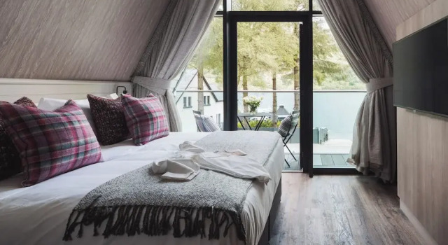Шале Luxury с 3 комнатами с балконом и с видом на сад Ardlui Retreat