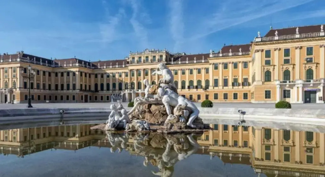 Studio-Apartment between Schoenbrunn & the City Center (28), Prenota Appartamento Vienna Austria