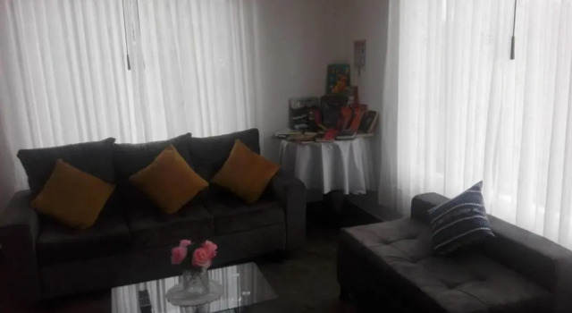 Dos habitaciones privadas con baño y placard en la cabaña Quinta Buenos Aires, Prenota Hotel Hotel a Boyacá con parcheggio, Parcheggio