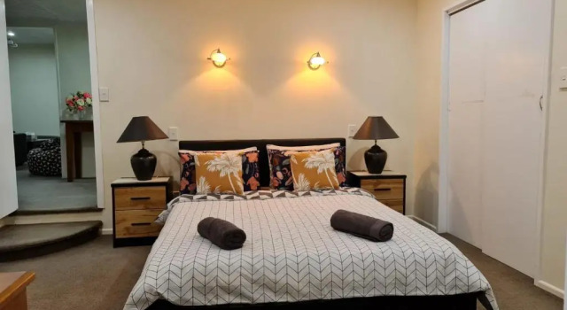 Hidden Gem And Entire Bungalow in Central Hutt
