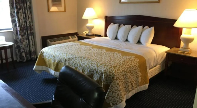 Номер Standard Days Inn by Wyndham Berlin Meriden