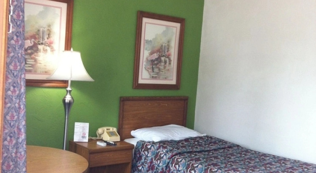Двухместный номер Comfort East Street Inn & Suites