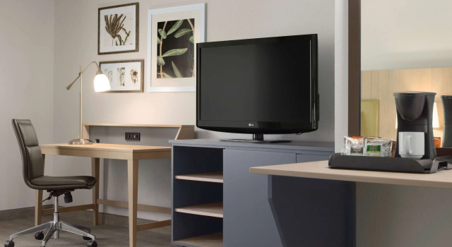 Country Inn & Suites by Radisson, Decorah, IA