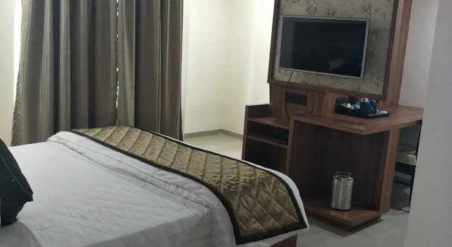 Номер Premier Kyriad Hotel Solapur by OTHPL