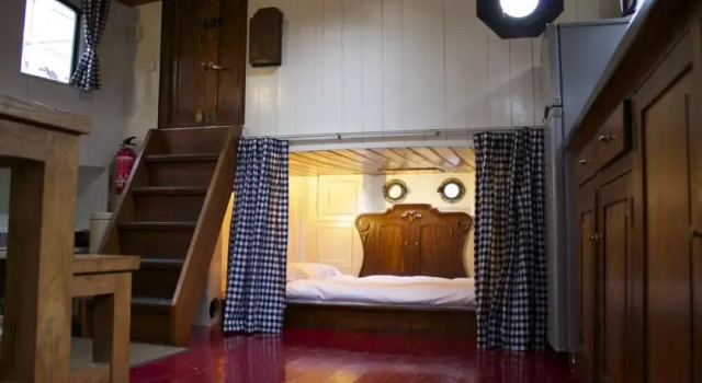 The Burret Houseboat, Забронировать Отель Амстердам Норд, рядом с Музей фотографии FOAM