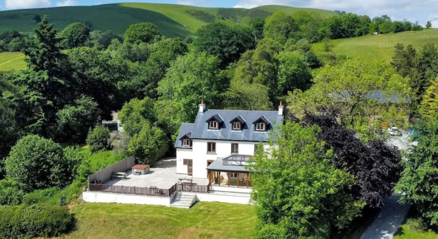 Коттедж Oakwood House