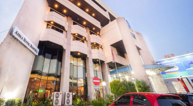 Capital O 1735 Adika Bahtera Hotel, Rezervovat Hotel Hotely v Kalimantan s parkováním, Parkování