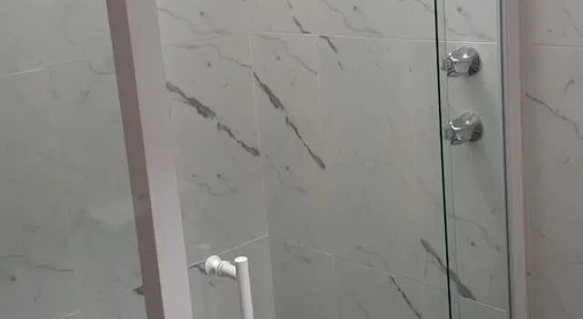 Номер Standard с балконом и с видом на воду Hibiscus Lakeside Motel