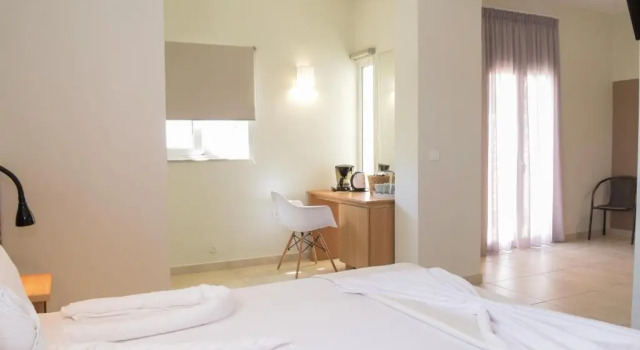 Семейный номер Standard с балконом Mithos Premium Rooms