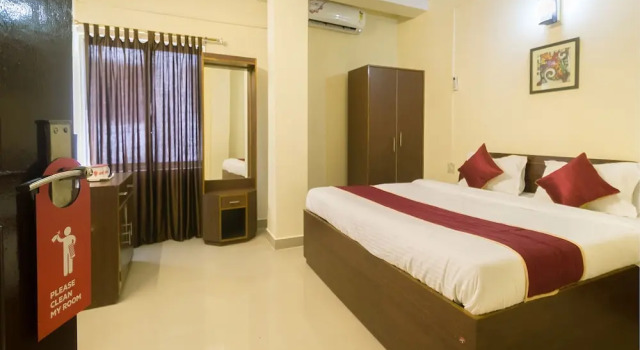 OYO 9671 Hotel Rudraksh Inn, Забронировать Отель Гувахати штат Ассам