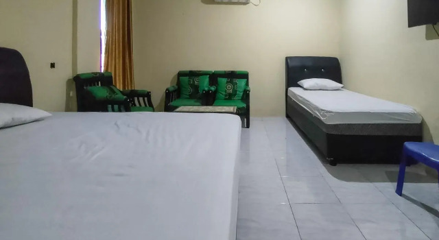Hotel Fadhila Topoyo, Prenota Hotel  