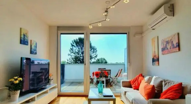 Апартаменты Two Bedroom Lake View Fully Furnished Apartment
