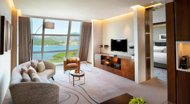 Люкс с видом на озеро Sunrise Kempinski Hotel